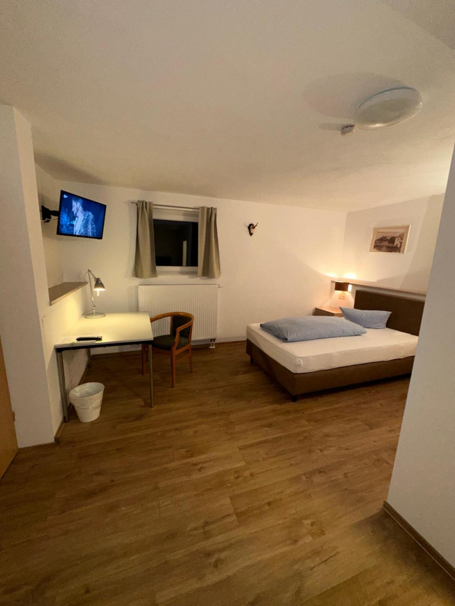 Hotel Zum Forst Kranzberg エクステリア 写真