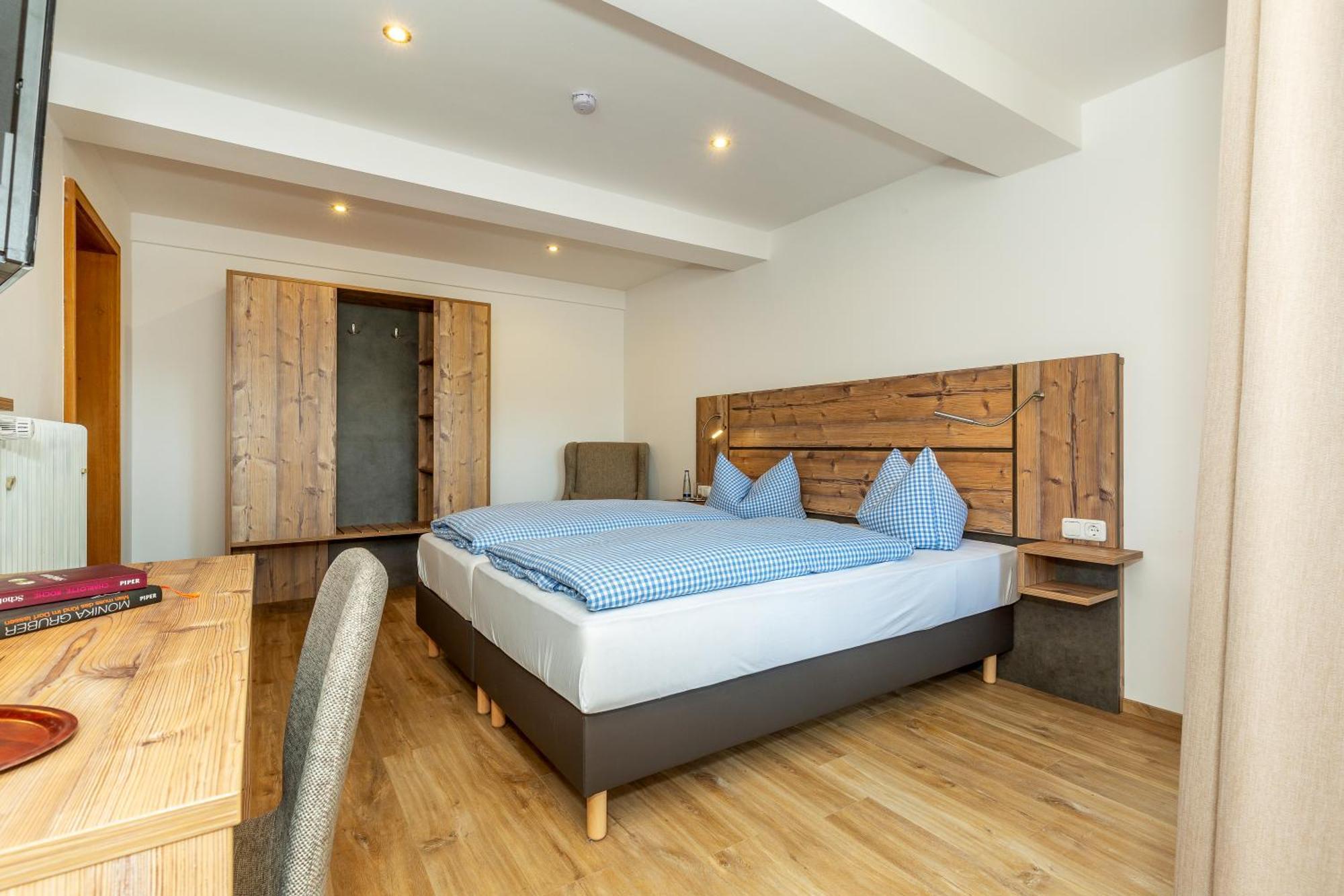 Hotel Zum Forst Kranzberg エクステリア 写真