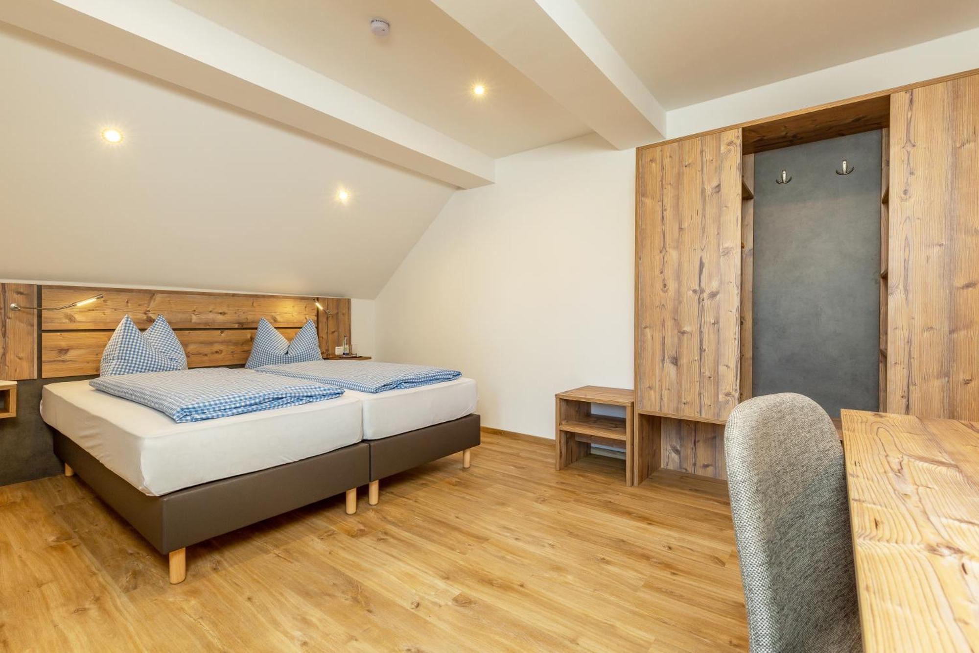 Hotel Zum Forst Kranzberg エクステリア 写真