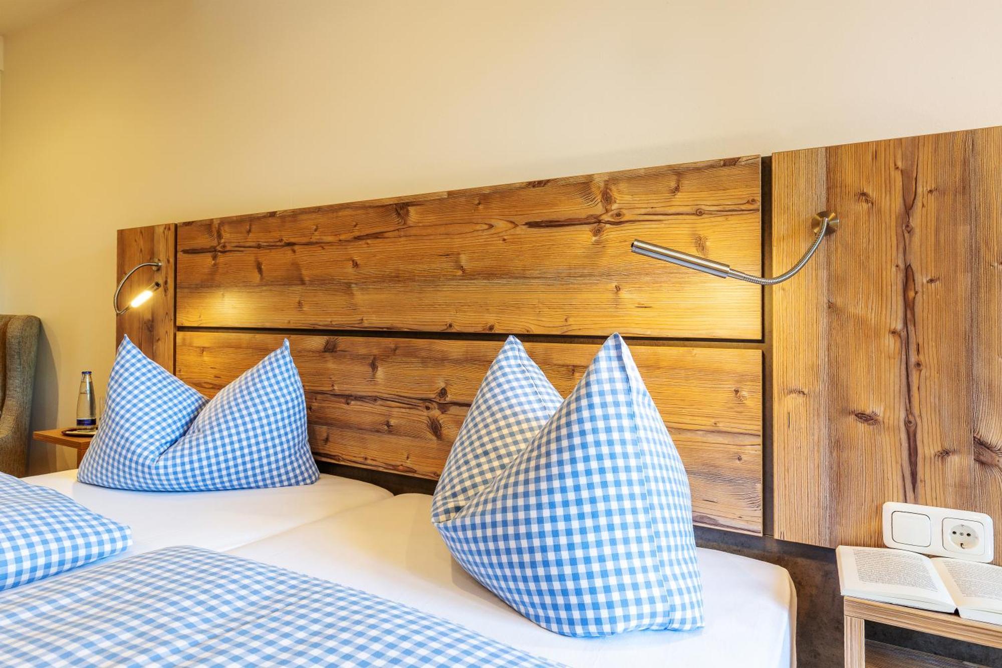 Hotel Zum Forst Kranzberg エクステリア 写真