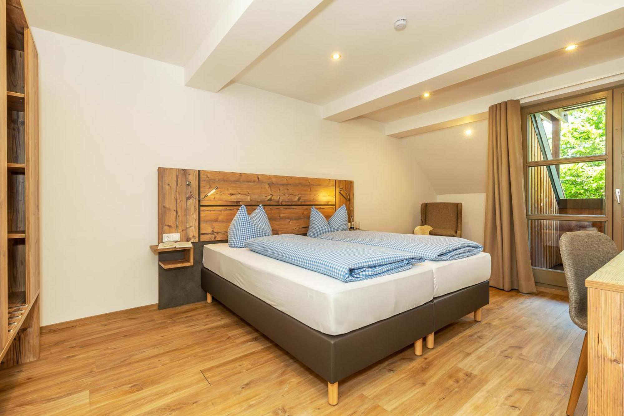 Hotel Zum Forst Kranzberg エクステリア 写真